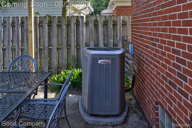 22626 Harmon Street, Saint Clair Shores, MI 48080
