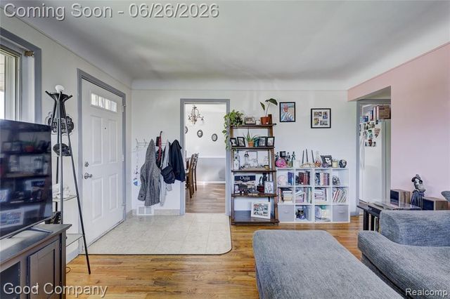 22626 Harmon Street, Saint Clair Shores, MI 48080