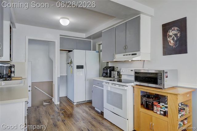 22626 Harmon Street, Saint Clair Shores, MI 48080