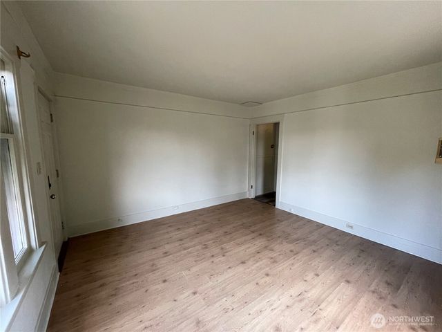114 Wells Avenue S, Renton, WA 98057