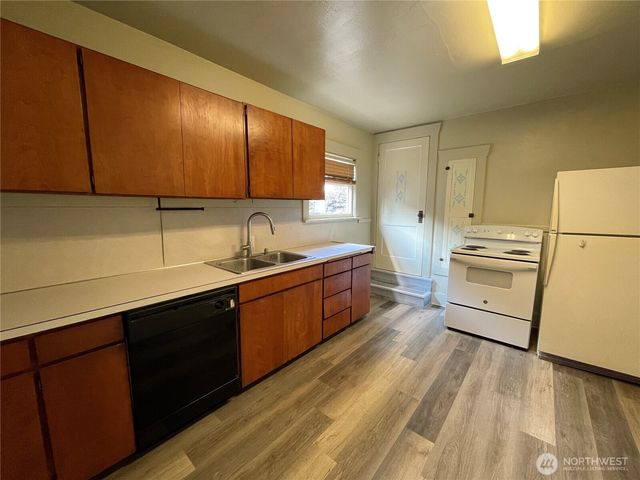 114 Wells Avenue S, Renton, WA 98057