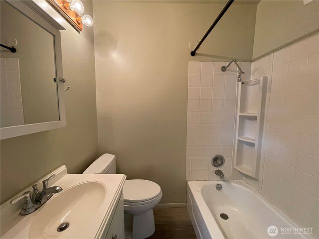 114 Wells Avenue S, Renton, WA 98057