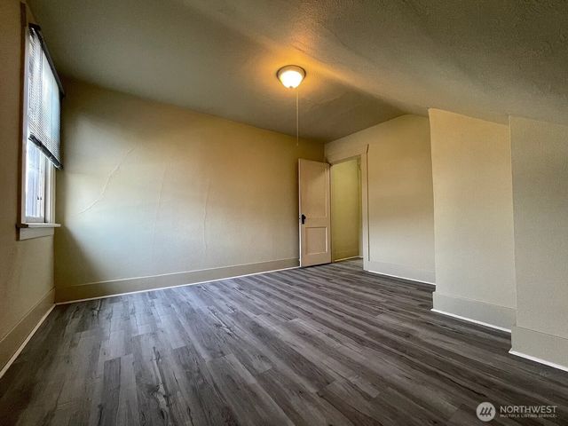 114 Wells Avenue S, Renton, WA 98057