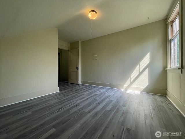 114 Wells Avenue S, Renton, WA 98057