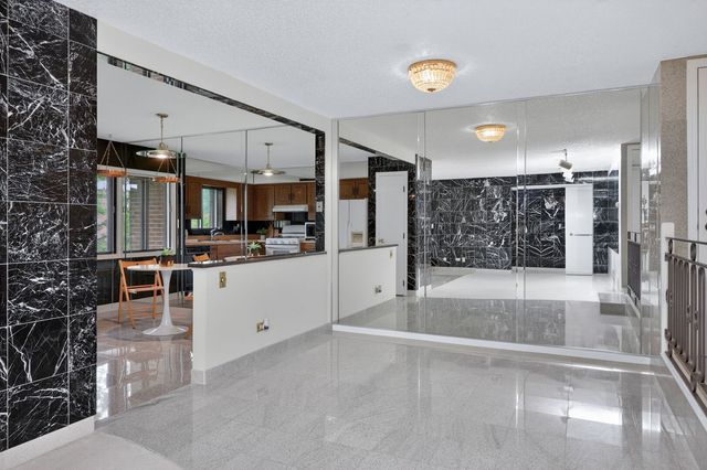 8212 Anchor Drive 508, Woodridge, IL 60517