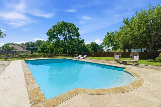 835 Cross Timbers Drive, Double Oak, TX 75077