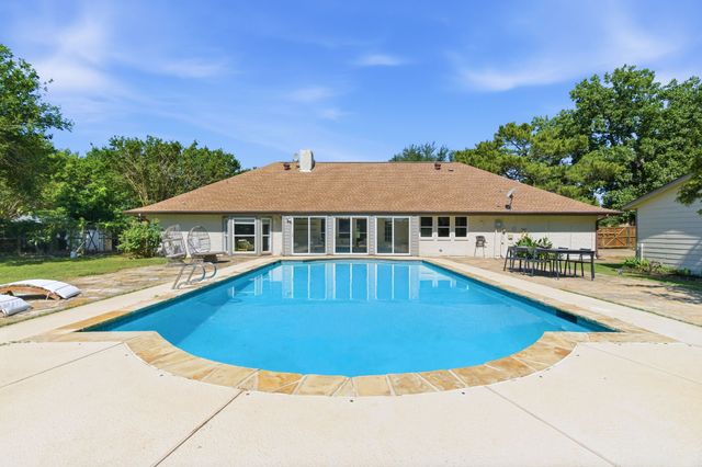 835 Cross Timbers Drive, Double Oak, TX 75077