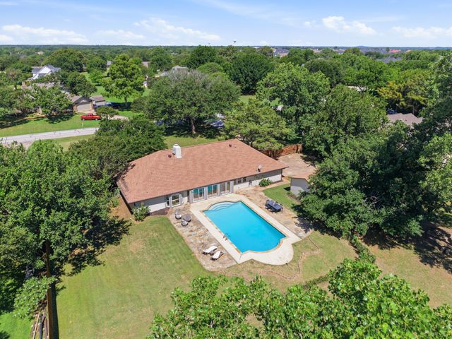 835 Cross Timbers Drive, Double Oak, TX 75077
