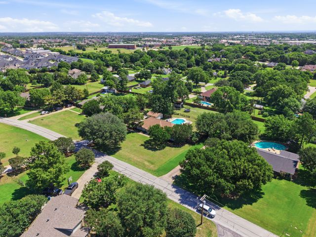 835 Cross Timbers Drive, Double Oak, TX 75077
