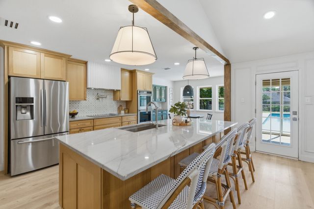 835 Cross Timbers Drive, Double Oak, TX 75077