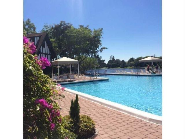 3650 Inverrary Dr 3Q, Lauderhill, FL 33319