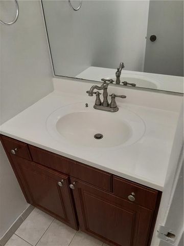 3650 Inverrary Dr 3Q, Lauderhill, FL 33319