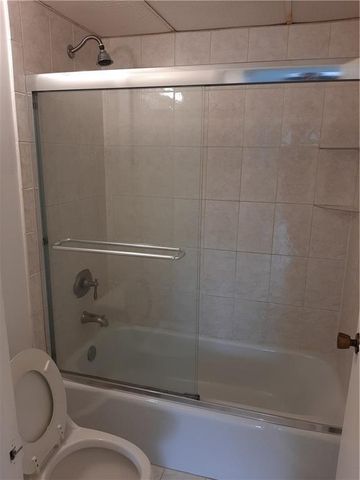 3650 Inverrary Dr 3Q, Lauderhill, FL 33319