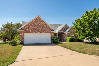 718 River Rock Court, Nixa, MO 65714