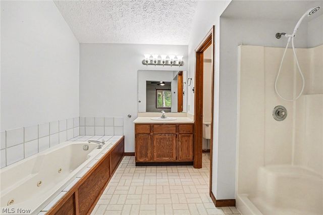9505 Green Valley Drive, Mentor, OH 44060