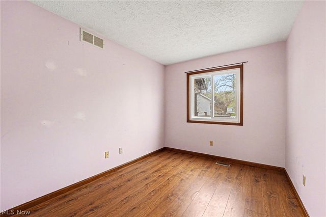 9505 Green Valley Drive, Mentor, OH 44060