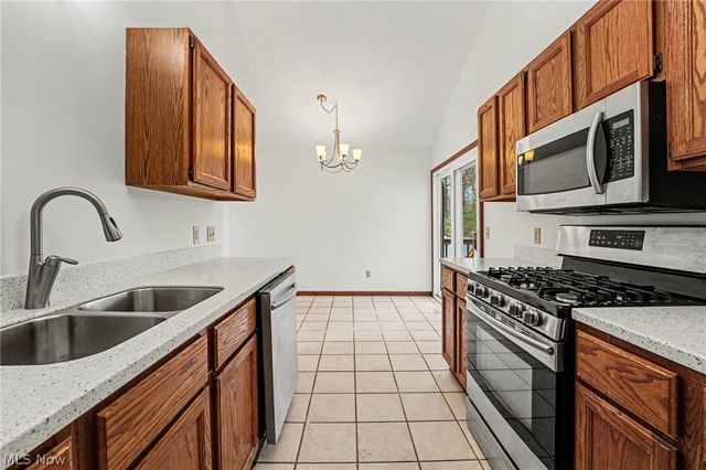 9505 Green Valley Drive, Mentor, OH 44060