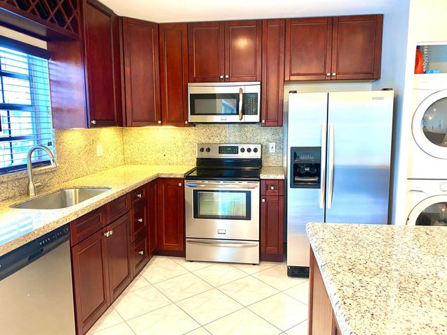 733 High Point Boulevard D2, Fort Pierce, FL 34982