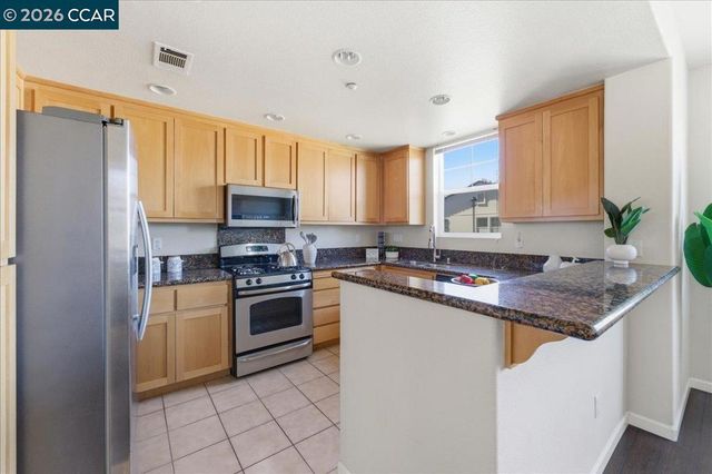 108 Serra Way, San Pablo, CA 94806