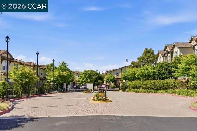 108 Serra Way, San Pablo, CA 94806