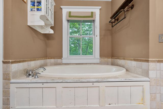 508 Scenic Highway, Lookout Mountain, TN 37350