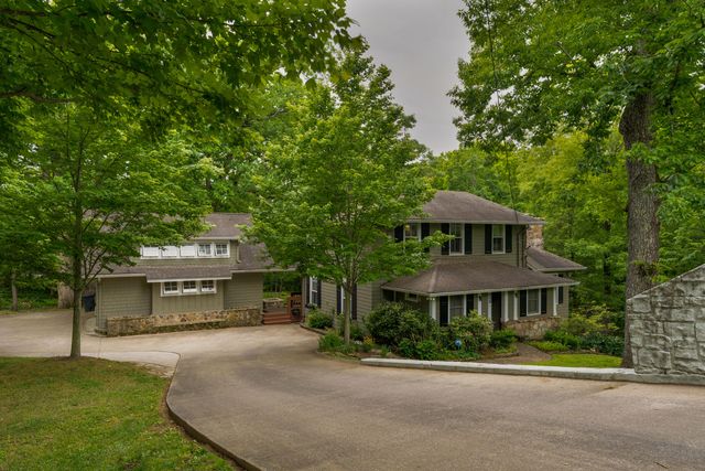 508 Scenic Highway, Lookout Mountain, TN 37350