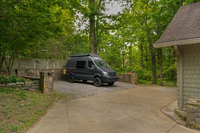 508 Scenic Highway, Lookout Mountain, TN 37350