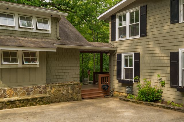 508 Scenic Highway, Lookout Mountain, TN 37350