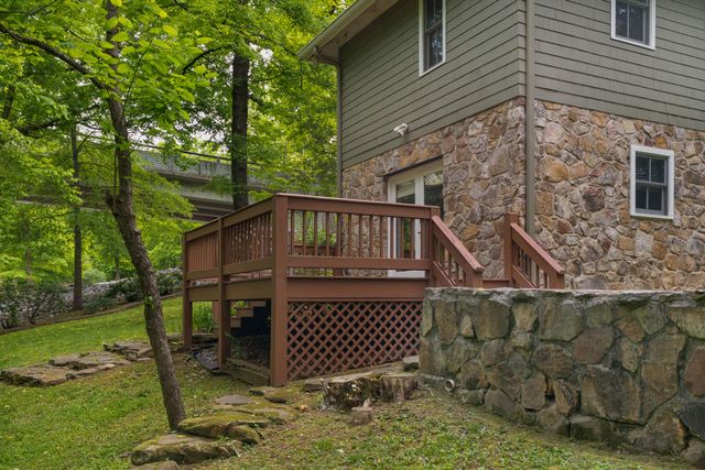 508 Scenic Highway, Lookout Mountain, TN 37350
