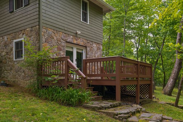 508 Scenic Highway, Lookout Mountain, TN 37350