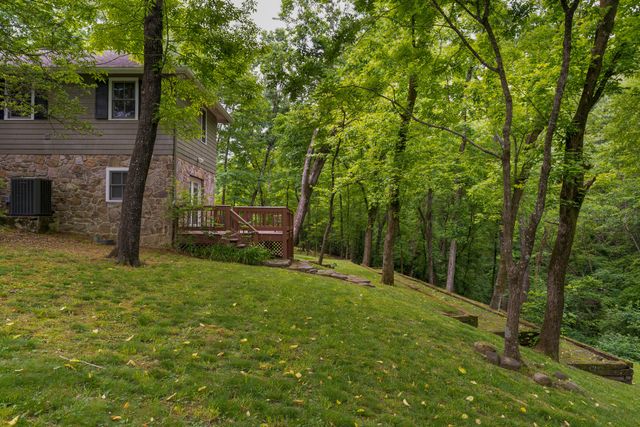 508 Scenic Highway, Lookout Mountain, TN 37350