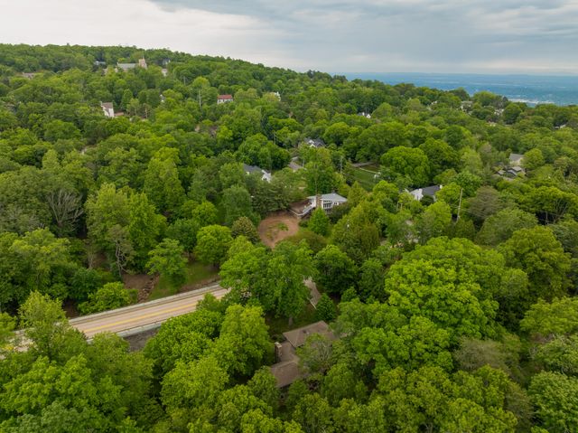 508 Scenic Highway, Lookout Mountain, TN 37350