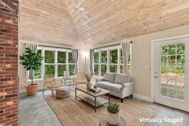106 Green Road, Bolton, MA 01740