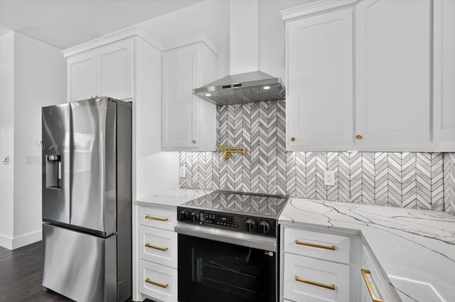 102 Shadywood Road, Trinidad, TX 75163