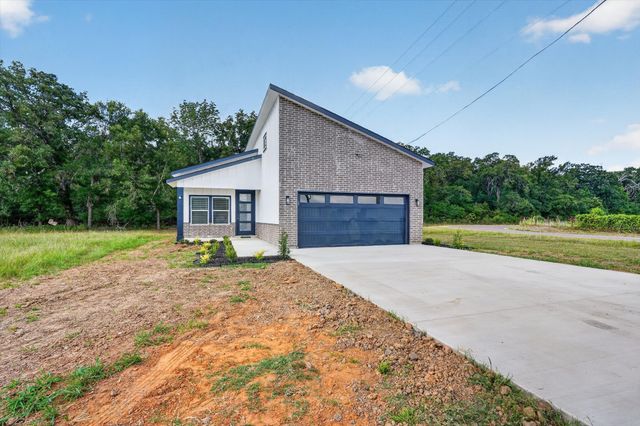 102 Shadywood Road, Trinidad, TX 75163