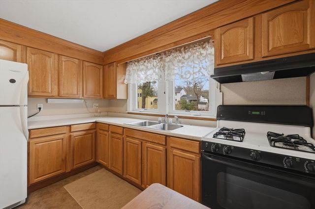 913 Lancaster Street, Leominster, MA 01453