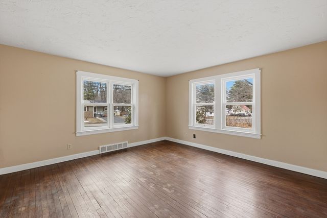 913 Lancaster Street, Leominster, MA 01453