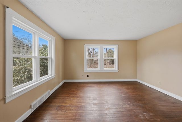 913 Lancaster Street, Leominster, MA 01453