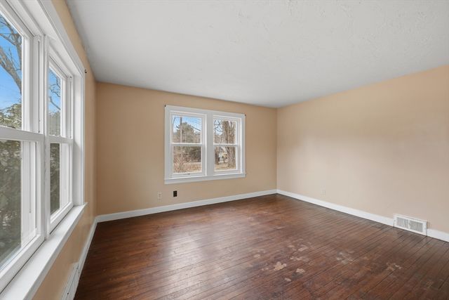 913 Lancaster Street, Leominster, MA 01453