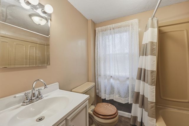 913 Lancaster Street, Leominster, MA 01453