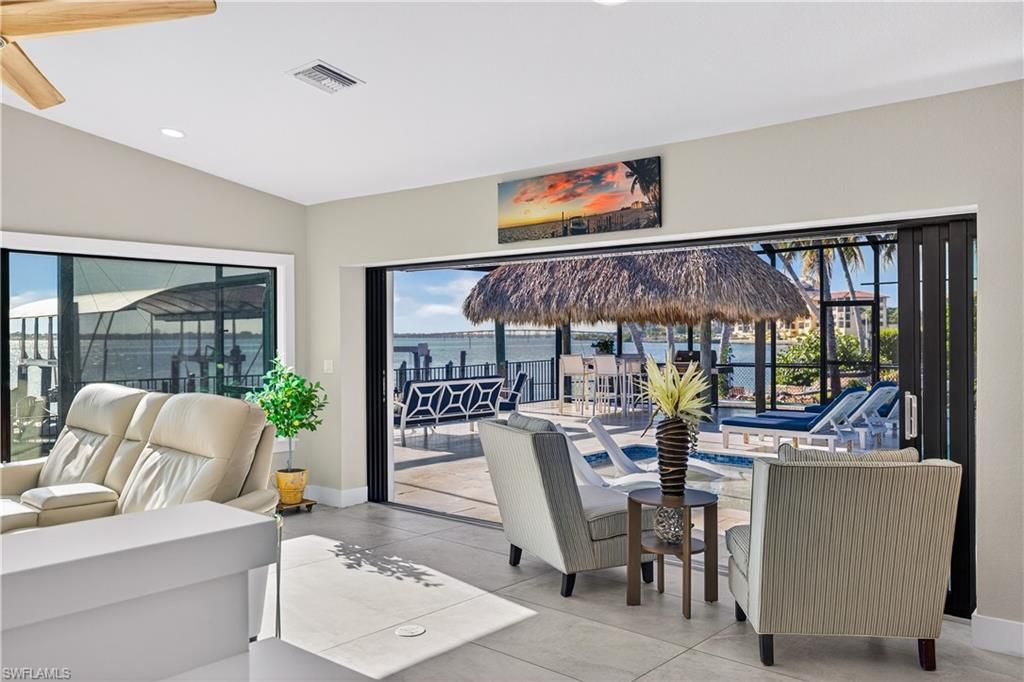 Image 10 of property listing at 3907 SE 21st PL, Cape Coral, FL 33904