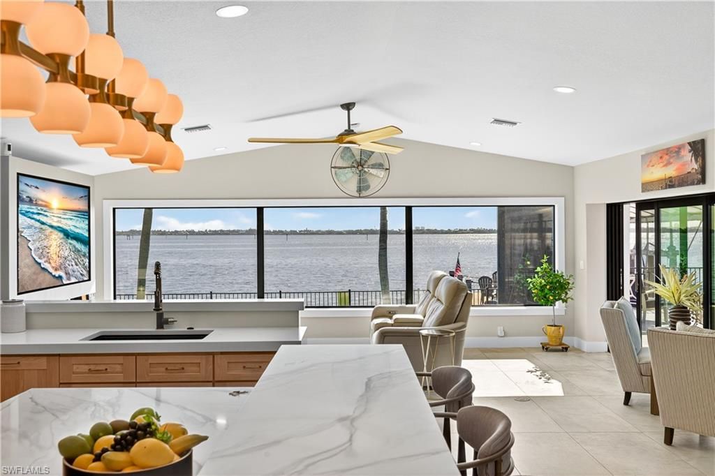 Image 11 of property listing at 3907 SE 21st PL, Cape Coral, FL 33904