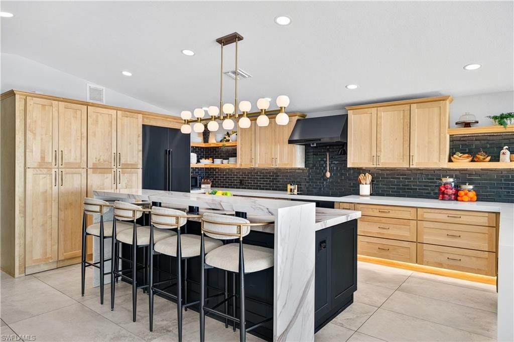 Image 17 of property listing at 3907 SE 21st PL, Cape Coral, FL 33904