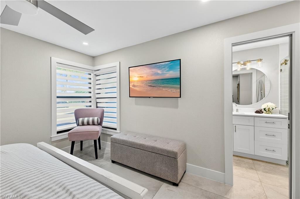 Image 24 of property listing at 3907 SE 21st PL, Cape Coral, FL 33904