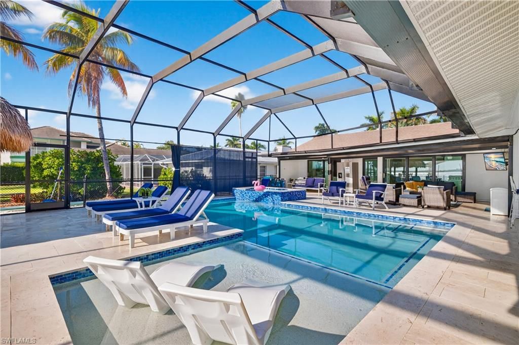 Image 34 of property listing at 3907 SE 21st PL, Cape Coral, FL 33904