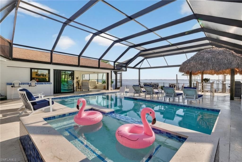 Image 36 of property listing at 3907 SE 21st PL, Cape Coral, FL 33904