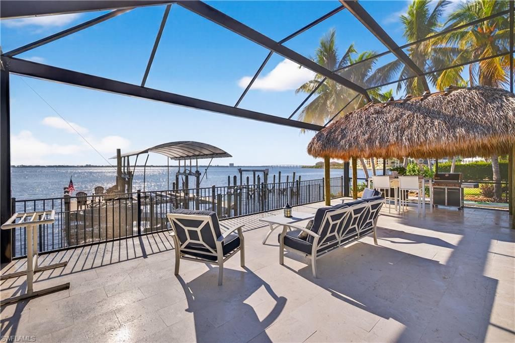 Image 37 of property listing at 3907 SE 21st PL, Cape Coral, FL 33904