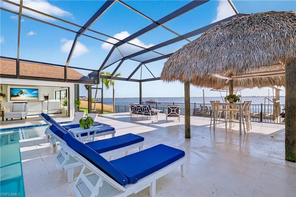 Image 38 of property listing at 3907 SE 21st PL, Cape Coral, FL 33904