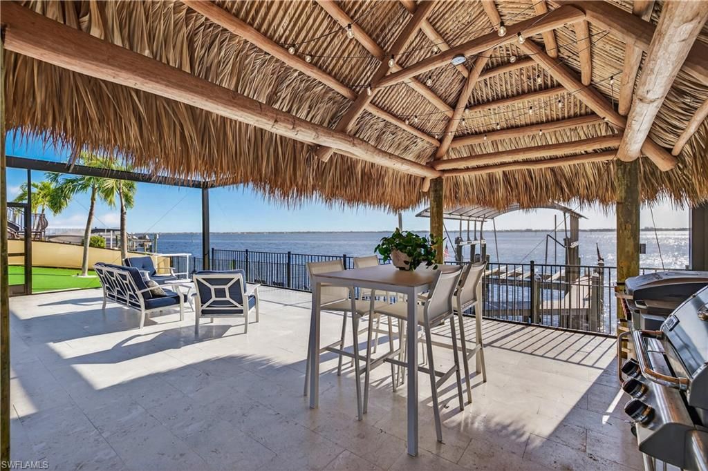 Image 39 of property listing at 3907 SE 21st PL, Cape Coral, FL 33904