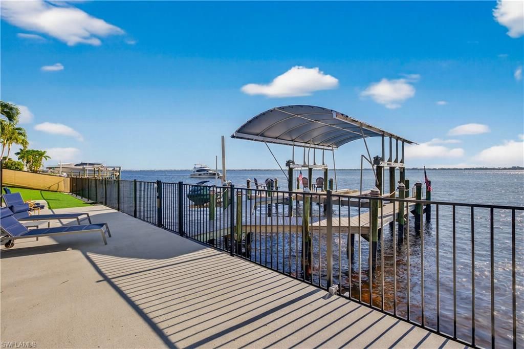 Image 40 of property listing at 3907 SE 21st PL, Cape Coral, FL 33904